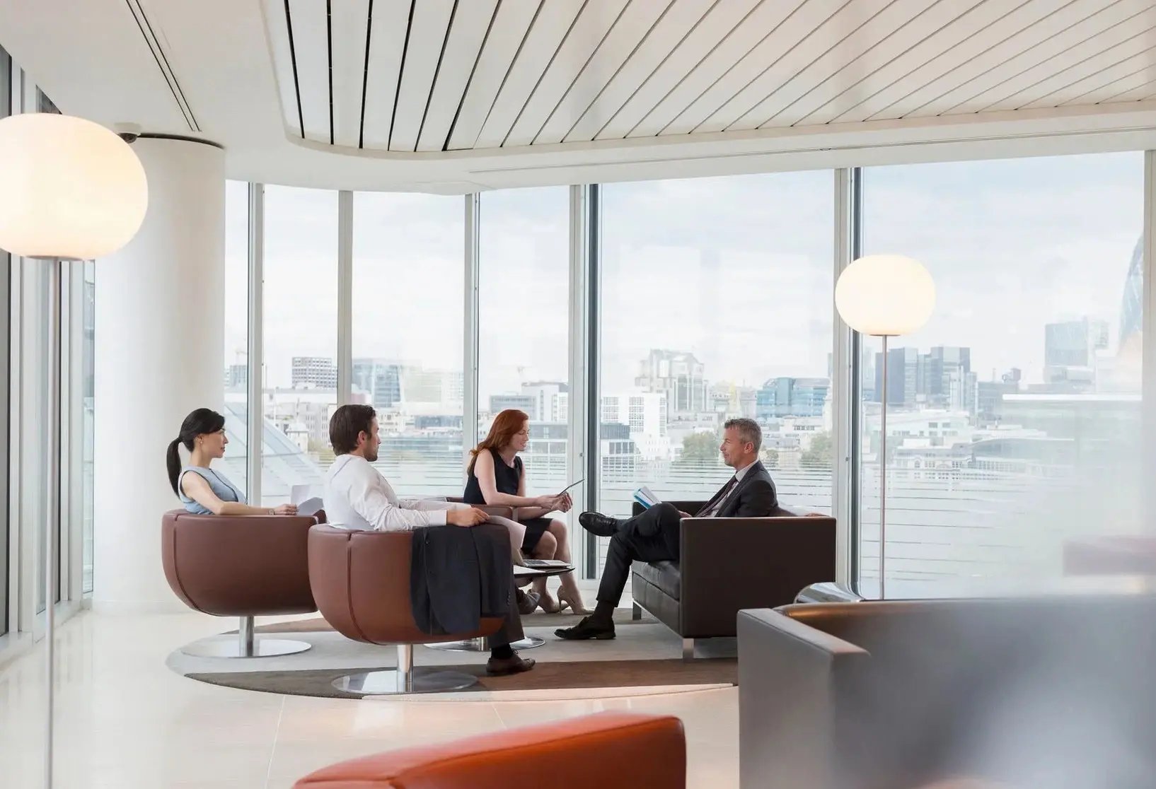 Business-people-lounge